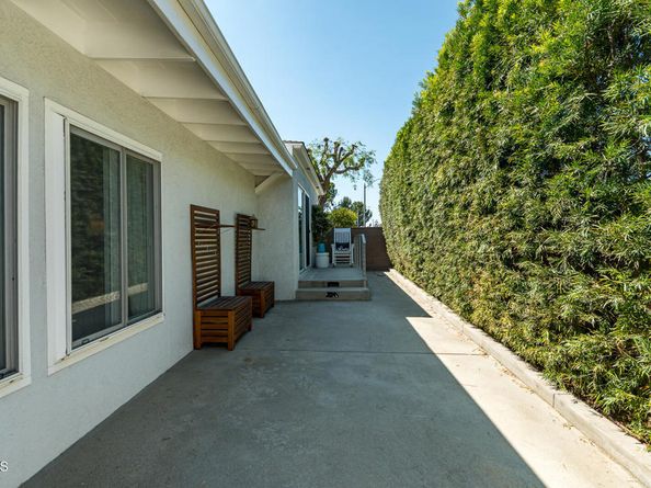 2144 N Pass Avenue, Burbank CA 91505