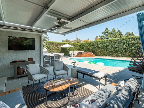 2144 N Pass Avenue, Burbank CA 91505