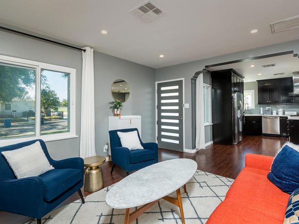 2144 N Pass Avenue, Burbank CA 91505
