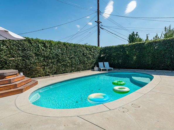 2144 N Pass Avenue, Burbank CA 91505