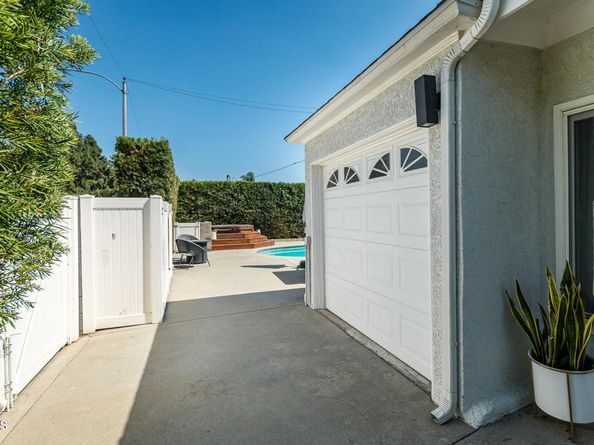 2144 N Pass Avenue, Burbank CA 91505