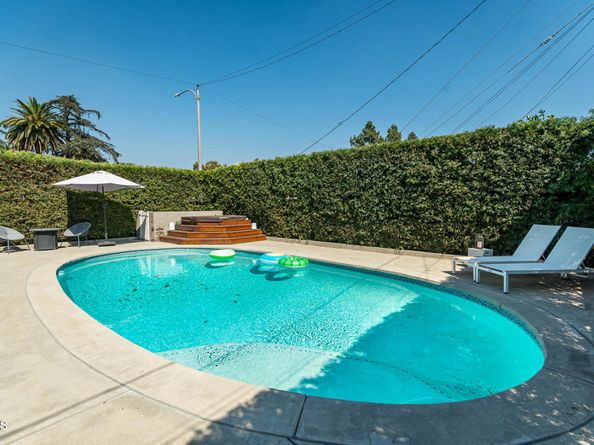 2144 N Pass Avenue, Burbank CA 91505