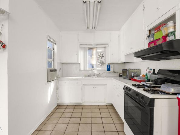 3205 Palmer Drive, Los Angeles CA 90065
