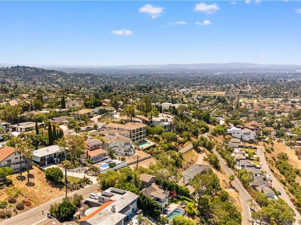 12284 Circula Panorama, Santa Ana CA 92705
