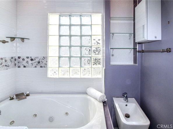 207 Santa Ana Avenue, Long Beach CA 90803