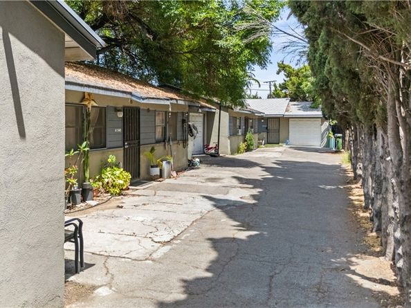 6240 Hazeltine Avenue, Van Nuys CA 91401