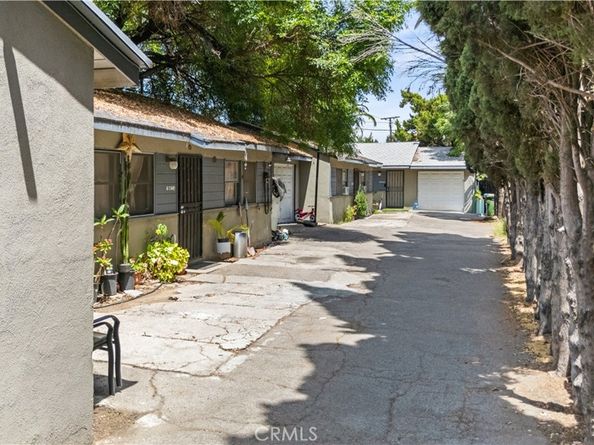 6240 Hazeltine Avenue, Van Nuys CA 91401