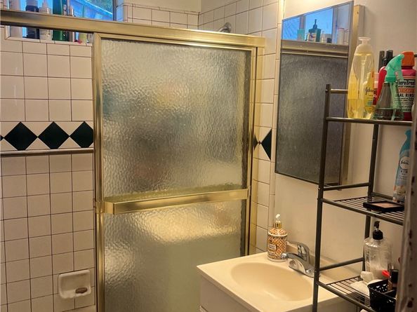 6240 Hazeltine Avenue, Van Nuys CA 91401