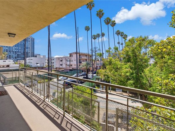 5923 Carlton Way, Los Angeles CA 90028