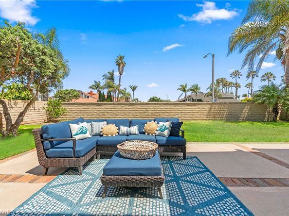 18202 Foss Lane, Huntington Beach CA 92648