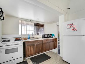 1041 Elden Avenue, Los Angeles CA 90006