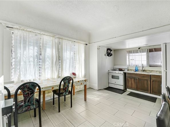 1041 Elden Avenue, Los Angeles CA 90006