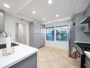 34 Lone Pine 40, Irvine CA 92604