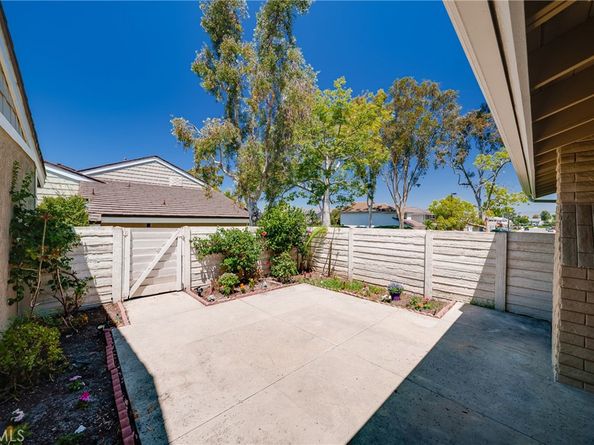 34 Lone Pine 40, Irvine CA 92604
