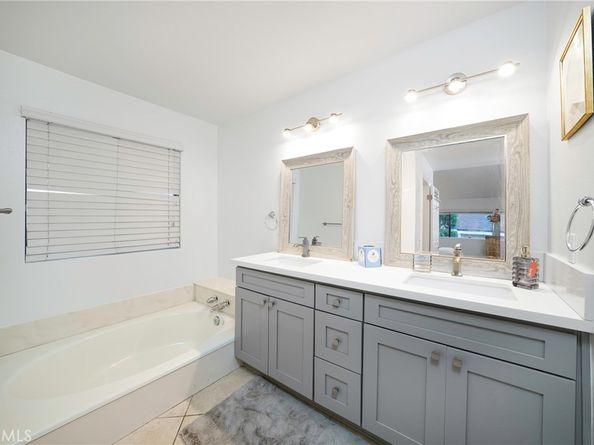 34 Lone Pine 40, Irvine CA 92604