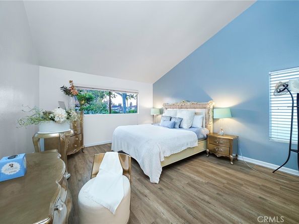 34 Lone Pine 40, Irvine CA 92604