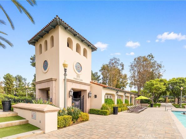 23 Vacaville, Irvine CA 92602