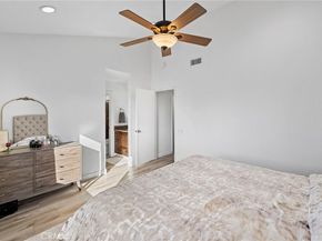 28481 La Noche, Mission Viejo CA 92692