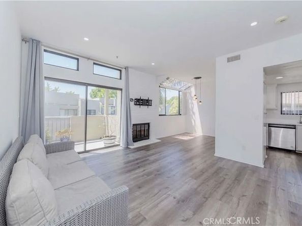 17722 Sergio Cir 203, Huntington Beach CA 92647