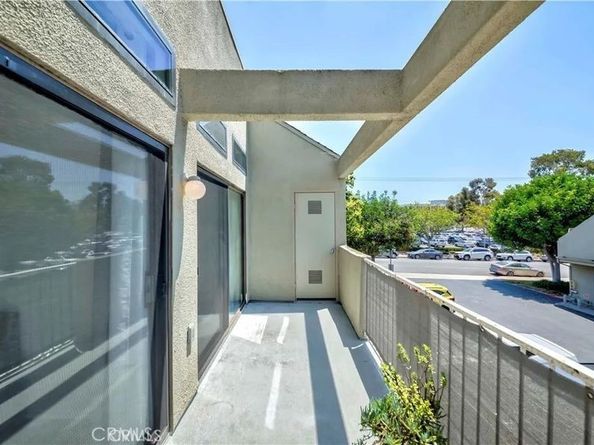 17722 Sergio Cir 203, Huntington Beach CA 92647