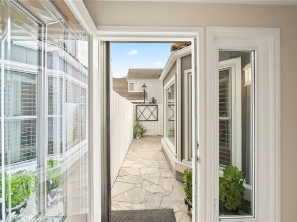 3889 Aruba, Huntington Beach CA 92649