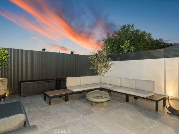 985 Begonia Avenue, Costa Mesa CA 92626