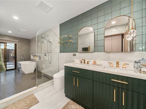 985 Begonia Avenue, Costa Mesa CA 92626