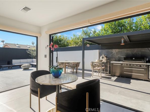 985 Begonia Avenue, Costa Mesa CA 92626