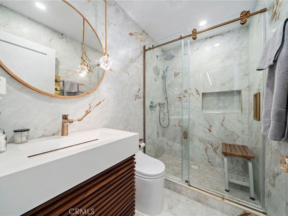 985 Begonia Avenue, Costa Mesa CA 92626