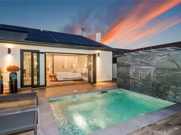 985 Begonia Avenue, Costa Mesa CA 92626