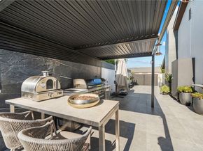 985 Begonia Avenue, Costa Mesa CA 92626