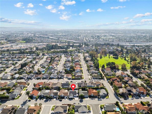 985 Begonia Avenue, Costa Mesa CA 92626