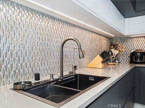 985 Begonia Avenue, Costa Mesa CA 92626