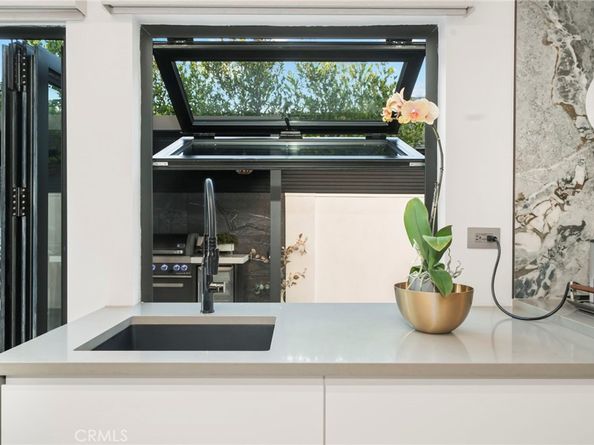 985 Begonia Avenue, Costa Mesa CA 92626