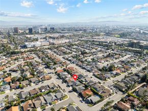 985 Begonia Avenue, Costa Mesa CA 92626