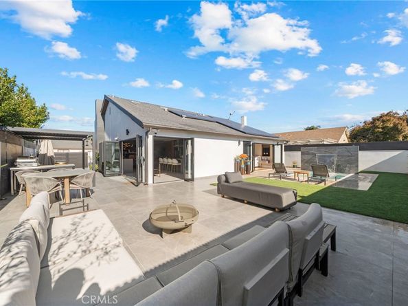 985 Begonia Avenue, Costa Mesa CA 92626