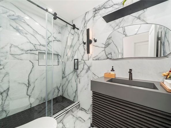 985 Begonia Avenue, Costa Mesa CA 92626