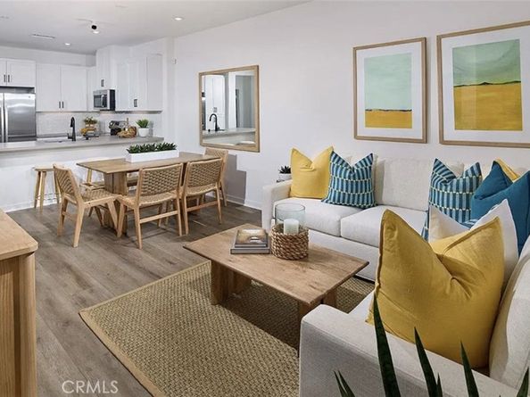 1328 W Oakcrest Paseo, Ontario CA 91762