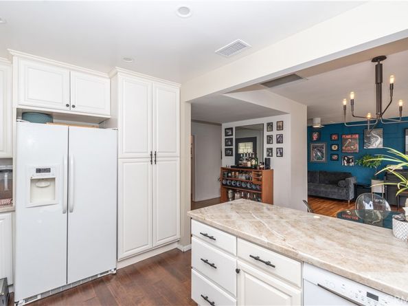 2615 Petaluma, Long Beach CA 90815