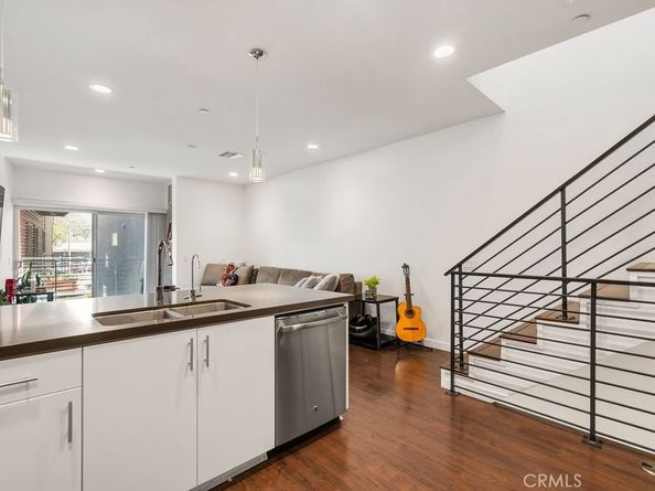 2222 1/2 Strata, Eagle Rock CA 90041