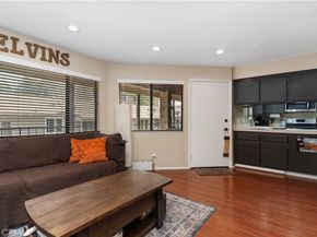 1244 E 3rd 201, Long Beach CA 90802