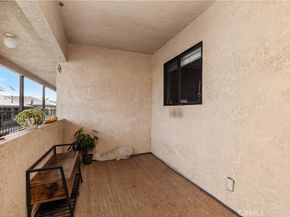 1244 E 3rd 201, Long Beach CA 90802