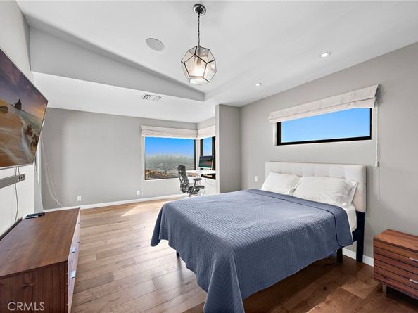 8179 Mannix Drive, Los Angeles CA 90046