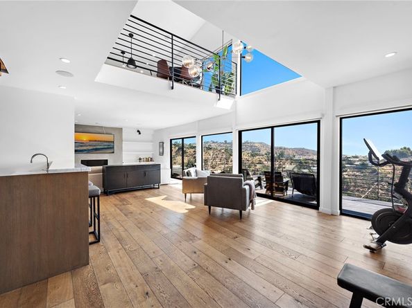8179 Mannix Drive, Los Angeles CA 90046