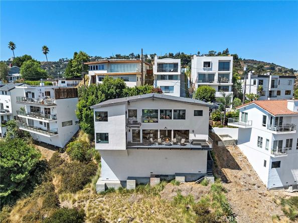8179 Mannix Drive, Los Angeles CA 90046