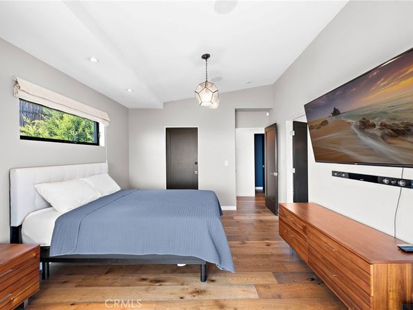 8179 Mannix Drive, Los Angeles CA 90046