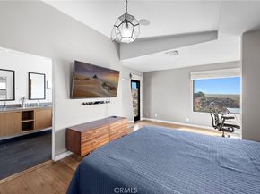 8179 Mannix Drive, Los Angeles CA 90046