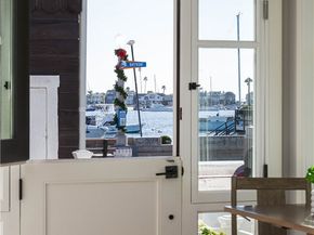 104 Onyx Avenue, Newport Beach CA 92662