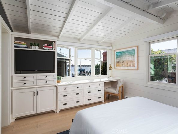 104 Onyx Avenue, Newport Beach CA 92662