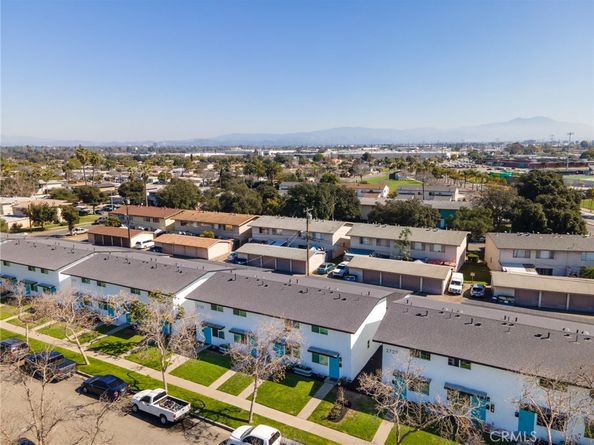 2725 S Baker St., Santa Ana CA 92707